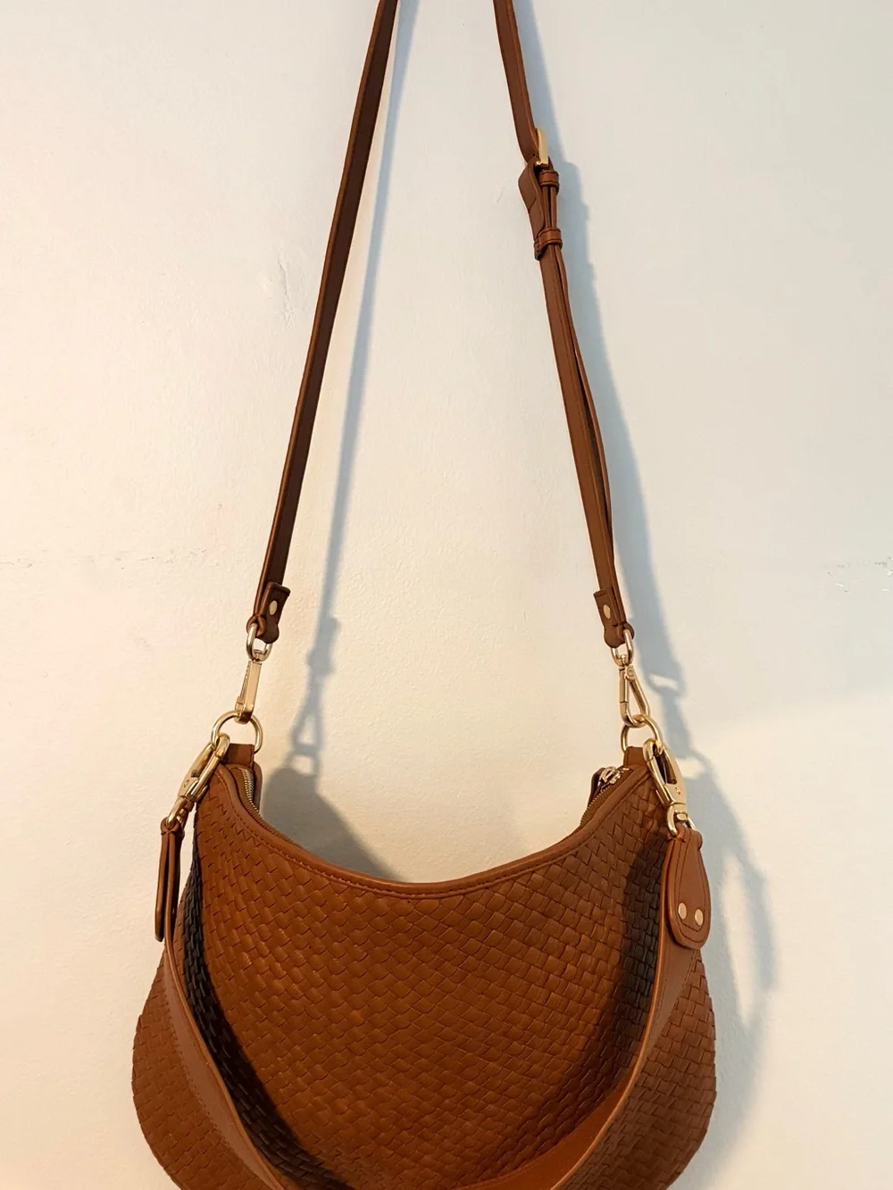 Sloane Handwoven Crescent Shoulder Bag in Cognac Quince